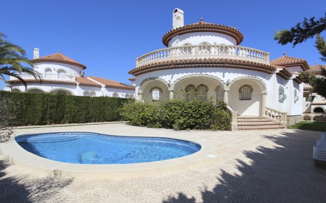 Sunrise Villa Cadiz B