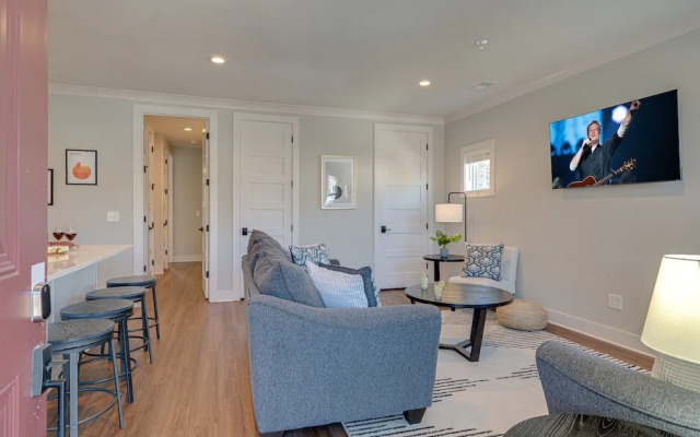 Melrose Melody - 5 Mins to Broadway