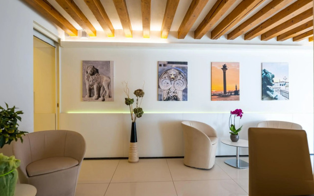 Leone Hotel