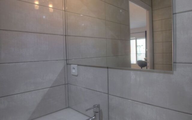 Vieux Port 3étoiles 450m Palais