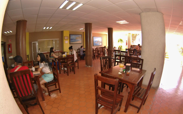 Hotel Las Jacarandas