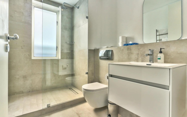 Апарт-отель Waterfront Village