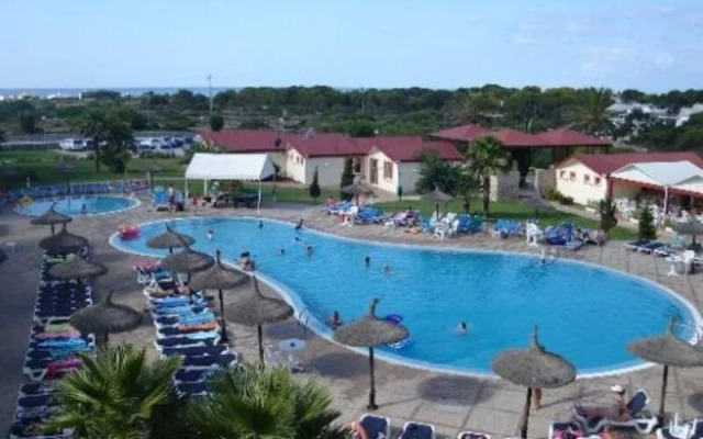 Cala En Blanes Beach Apartments