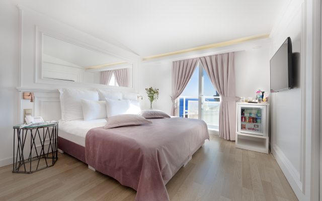 Nun Hotel Lara