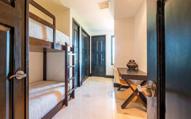 Beautiful 3 Bedroom Condo