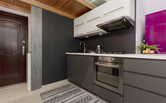Dream Studio With Mezzanine by Renters