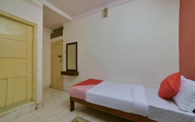 OYO 16533 Hotel Sudarshan