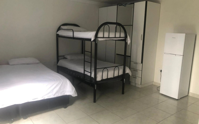 Africaren Budget Stay