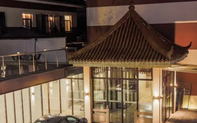 Homeinn Plus Hotel (Huzhou Normal College Meidiya Plaza)