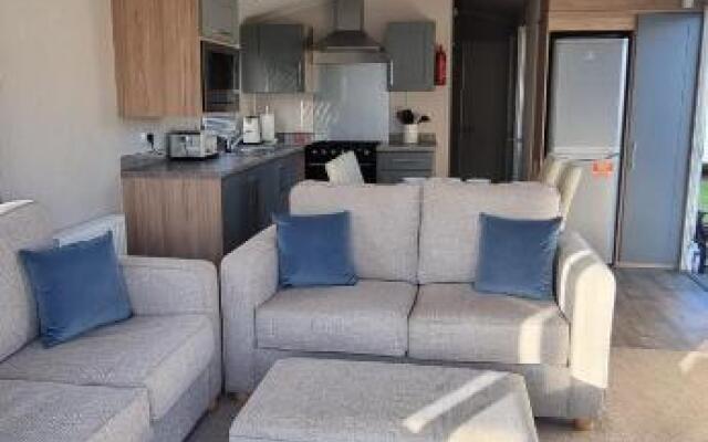 Parkview Caravan California cliffs