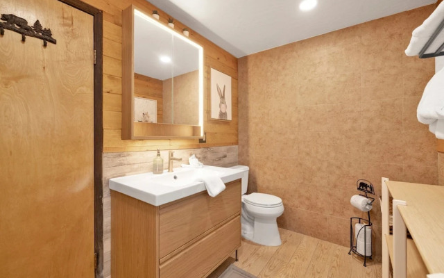 Lily's Bear Cabin #2544