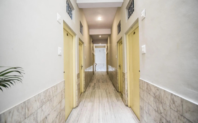 OYO 15212 Hotel Seema