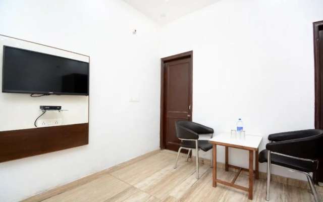 Hotel Mm Crown By OYO Rooms
