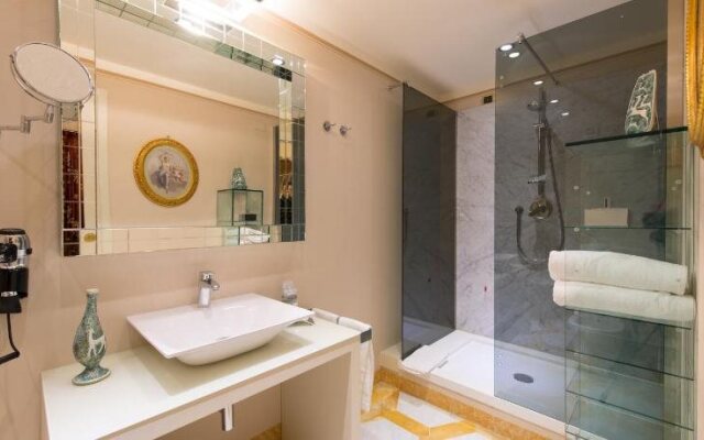 15 Santori Luxury Home