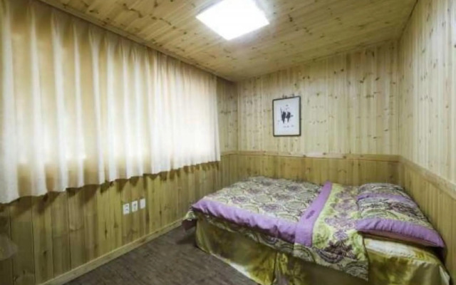 Muju Family House Pension