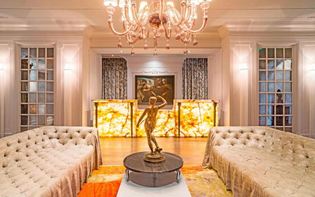 Grand Bohemian Charleston, Autograph Collection