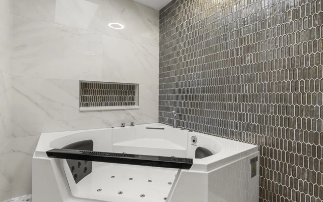 Montecito Luxe 3-villa Retreat w Pool Courtyard