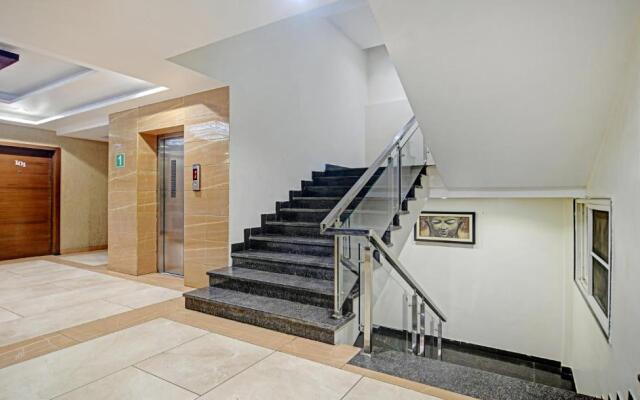 Collection O Hotel Johri Residency