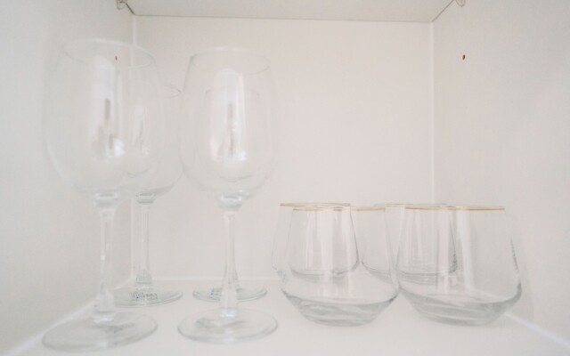 Tanin - Sleek Studio Offering Unobstructed City Views