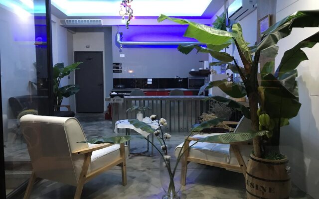 Fas Glass House B&B