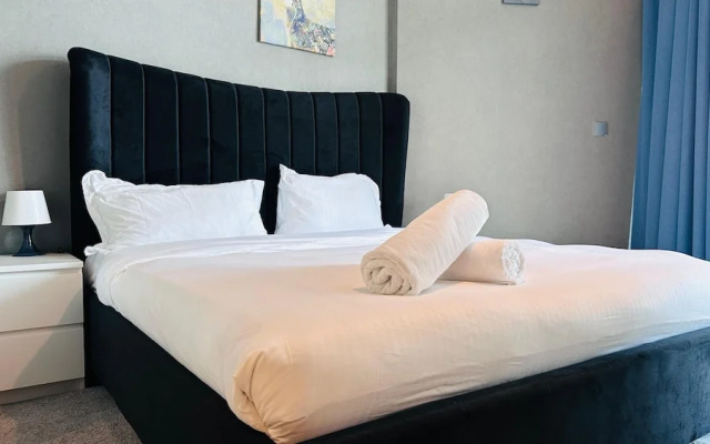 Premium 2 Bed Millennium Apartment