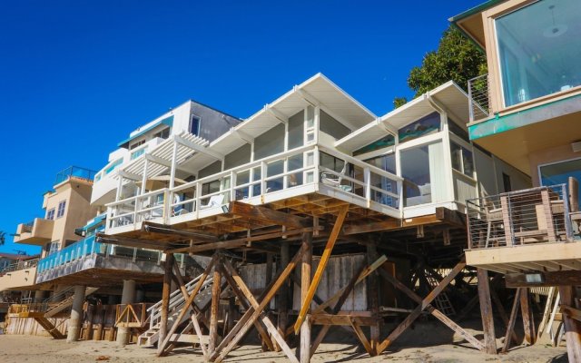 Beachfront Malibu House by RedAwning