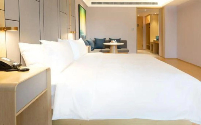 JI Hotel (Changji Huanyu Square)