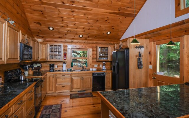 Old Bruin's Den 4 Bedroom House