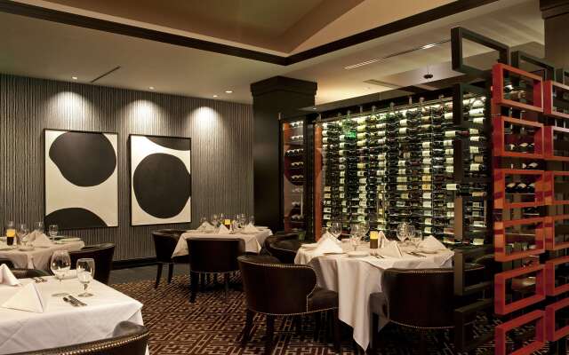 Amway Grand Plaza, Curio Collection by Hilton
