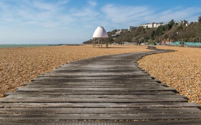 Lovely Folkestone Apartment Near Town Center And Sandgate Beach