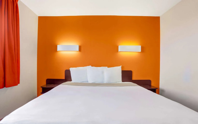 Motel 6 Apache Junction, AZ