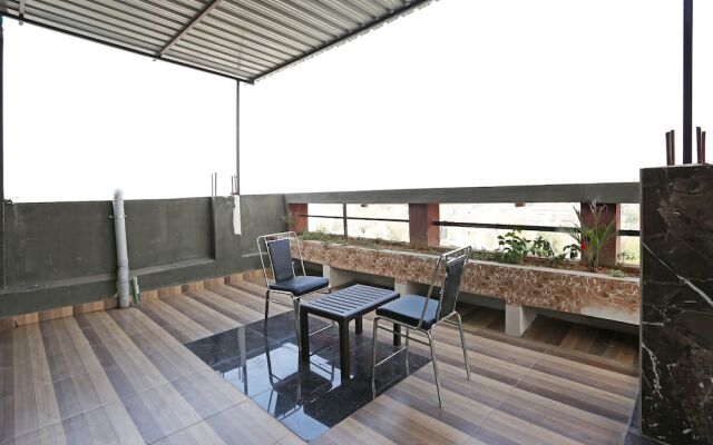 OYO 10137 Hotel Vaishnavi
