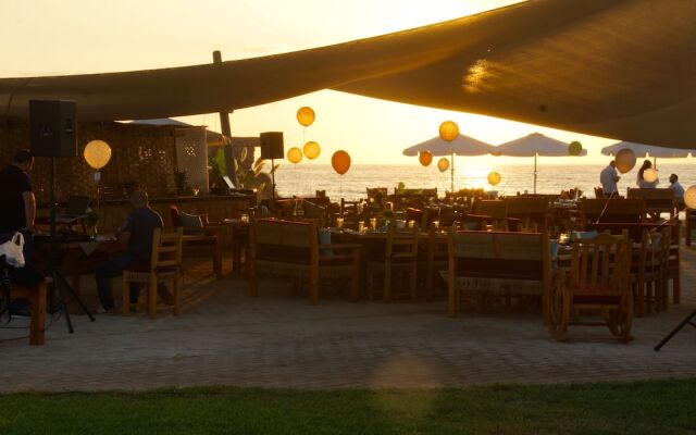 Damour Country Club