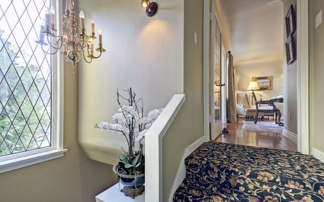 English Bay Inn Bed and Breakfast