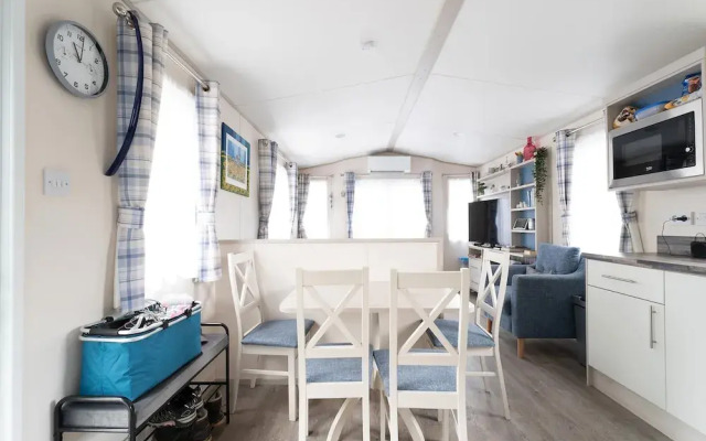Chalet in Renesse With Garden