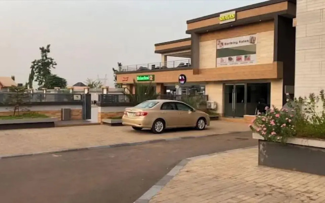 Maxbe Continental Hotel