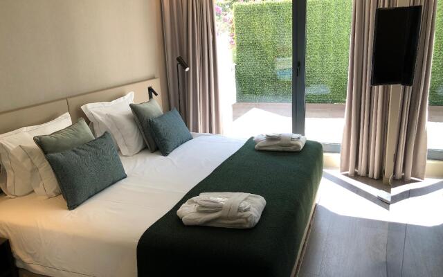 Omid Saldanha Hotel