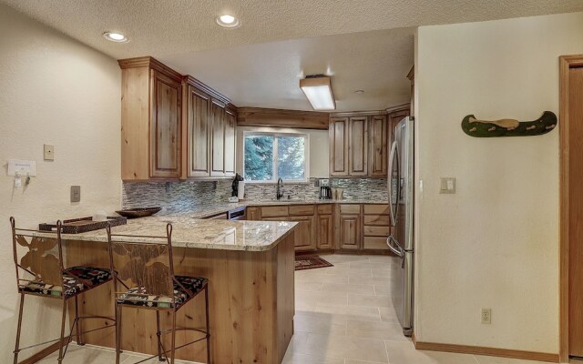 221 Cinnamon Ridge I 2 Bedroom Condo by RedAwning