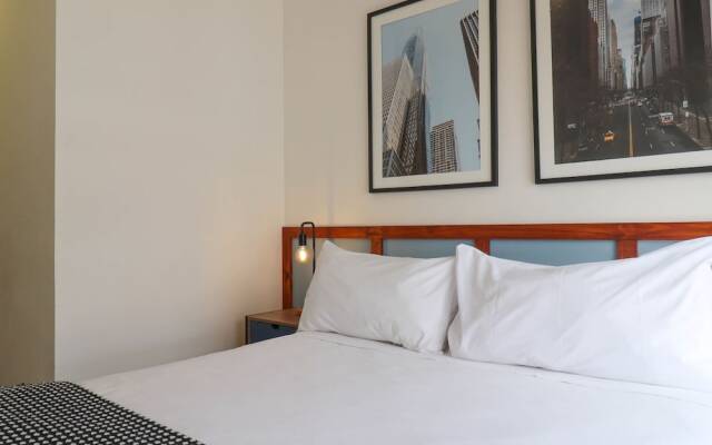 w Bright 2BR Duplex in Miraflores
