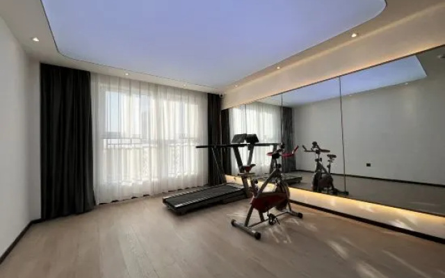 GreenTree Inn Express Hotel (Aksu Century Plaza)