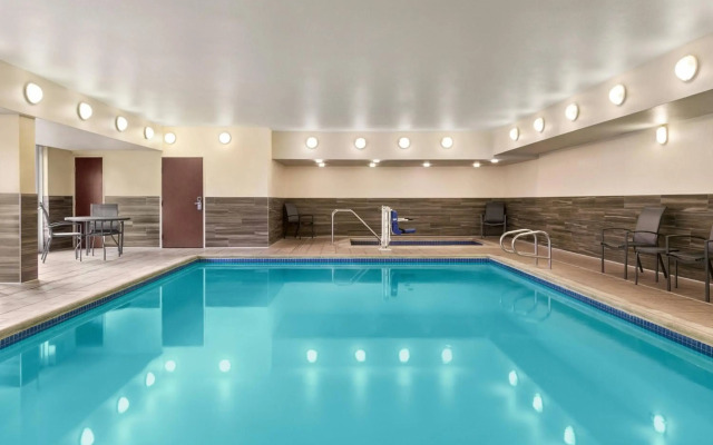 Fairfield Inn by Marriott Visalia Sequoia
