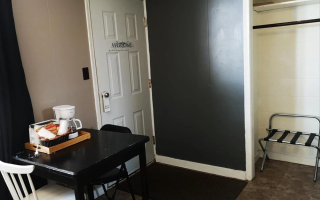 Overlook Inn & Cabins