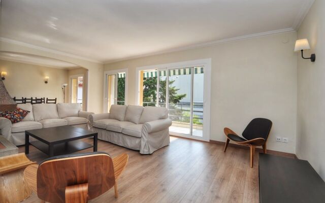 Big Apartment Caprabo