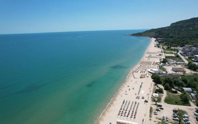 Apartment #1 - Sunshine and Love