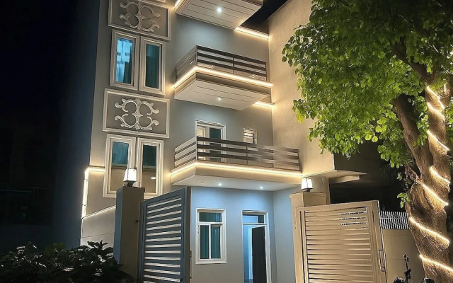 The Gleam Hotel