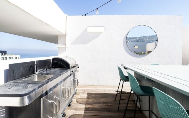 YalaRent Migdalor Apartments with Sea Views
