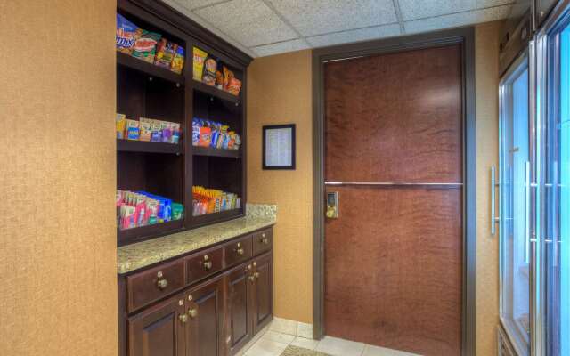 Comfort Inn & Suites Evansville Airport