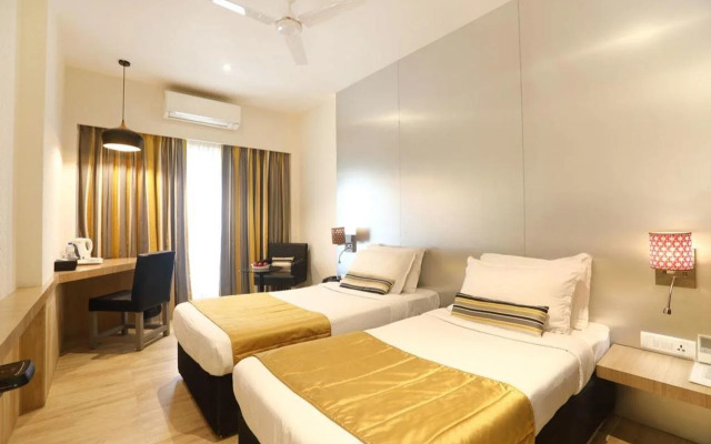 Mumbai Metro - The Executive Hotel