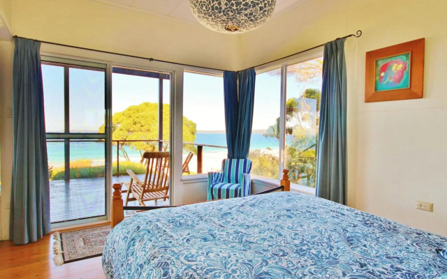 Sea Magic on Hyams Beach 4pm Check Out Sundays