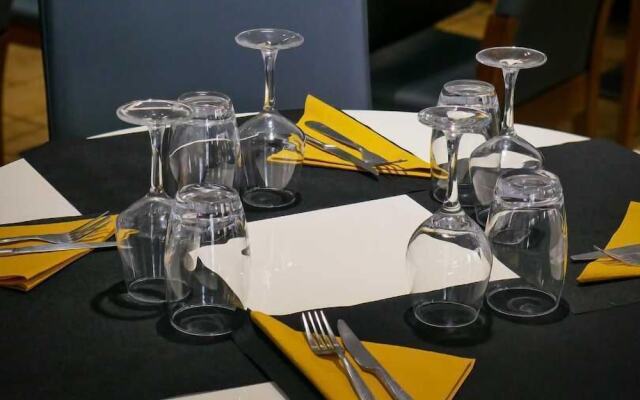 LE CENTRAL Hôtel Bar Restaurant